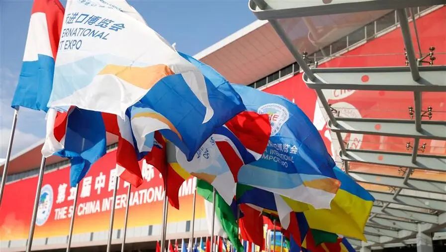 加速上市！進(jìn)博會上，醫(yī)藥巨頭公布新冠藥物最新進(jìn)展